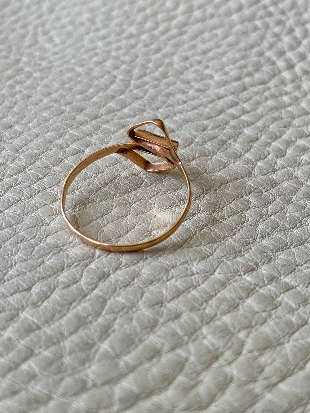 Totally unique! Scandinavian vintage 18k gold ring - folded form studio ring - size 9