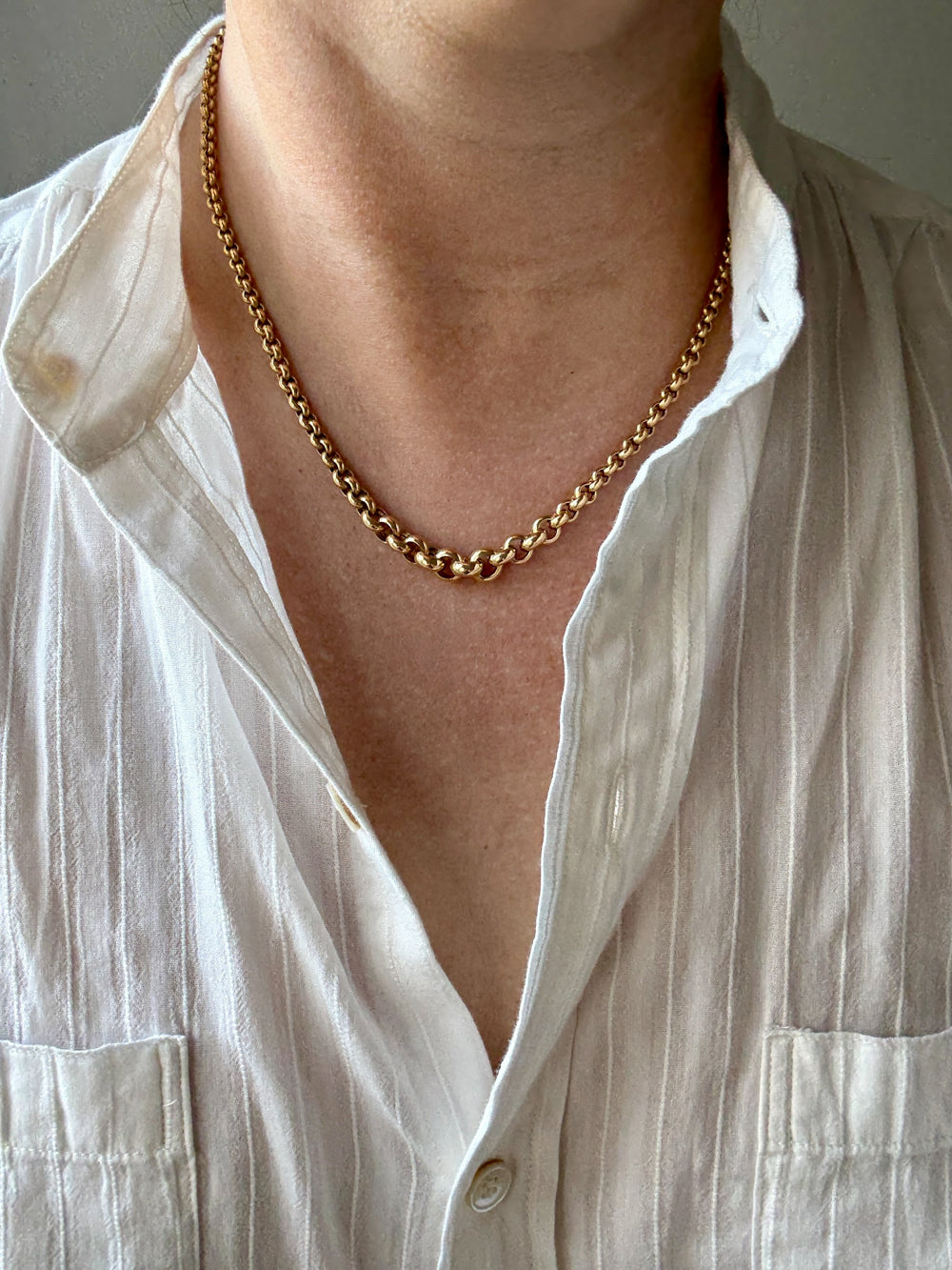 1950s era Vintage Graduated Width Rolo Link Necklace in 18k Gold - 17.75 inch length