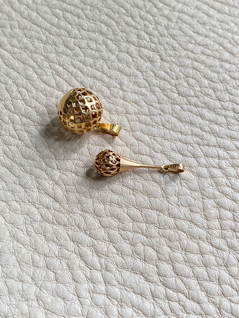 18k gold Swedish vintage charm or pendant - Fishnet orb