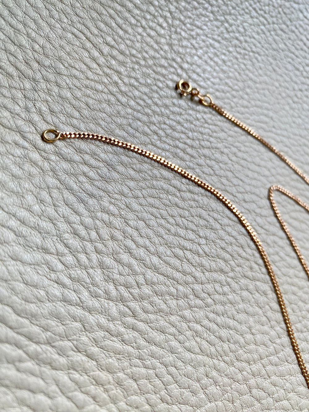 Vintage 18k gold curb link necklace - 23.6 inch length