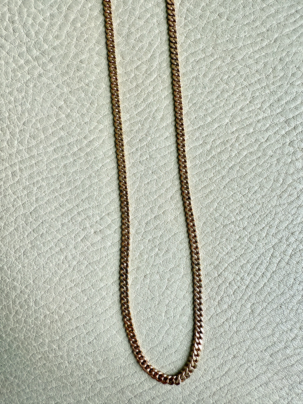 1920s era Pressed Curb Link Chain Necklace in 18k Gold - 20.1 inch length