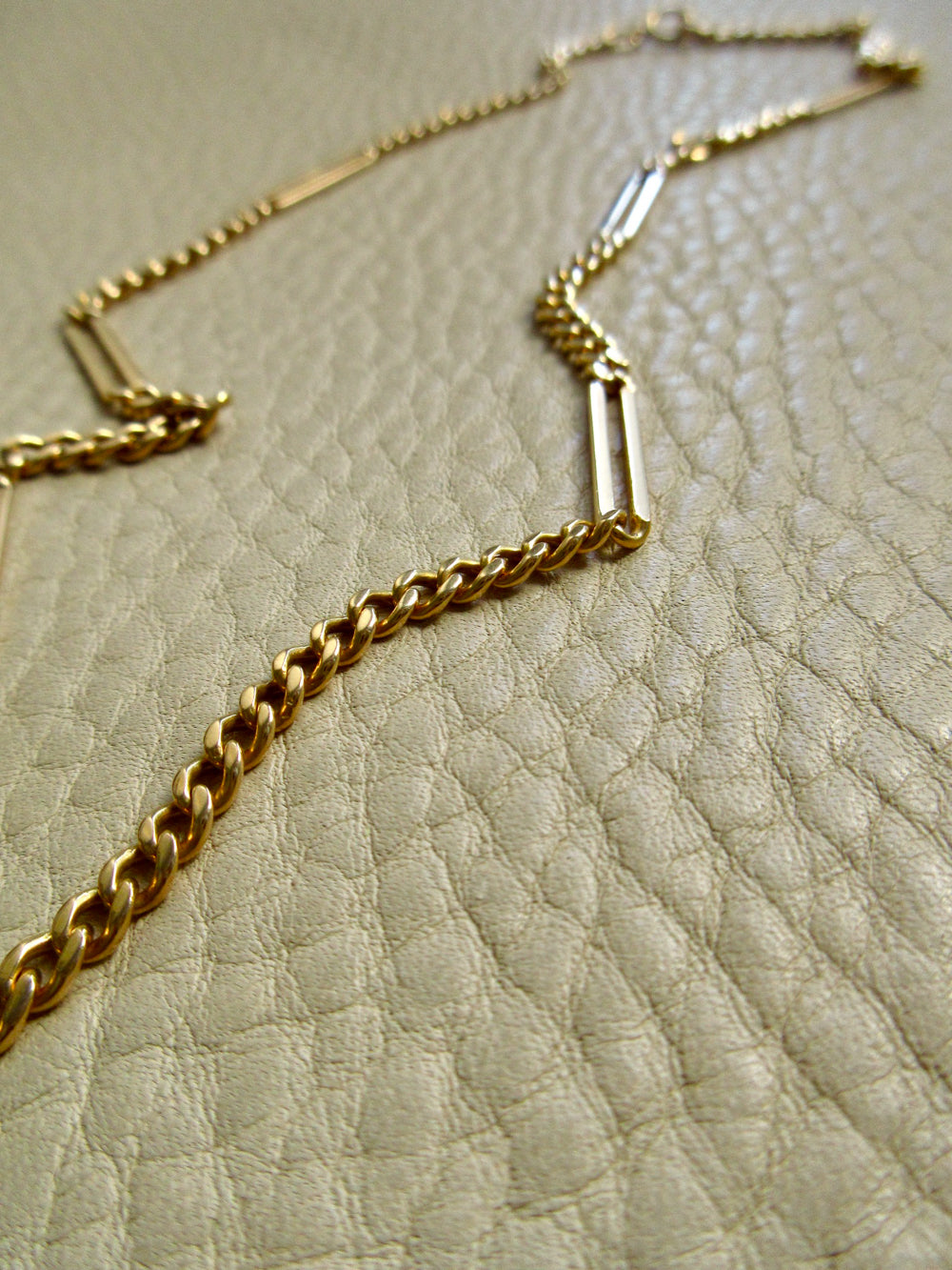 Vintage 18k Yellow Gold Bar and Curb Chain Necklace - 17.5 inch length
