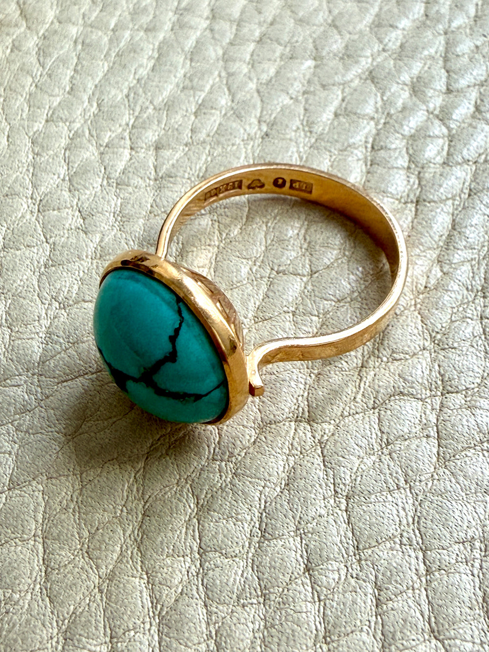 1966 Vintage Swedish 18k Gold Turquoise Cabochon Ring – Size 8