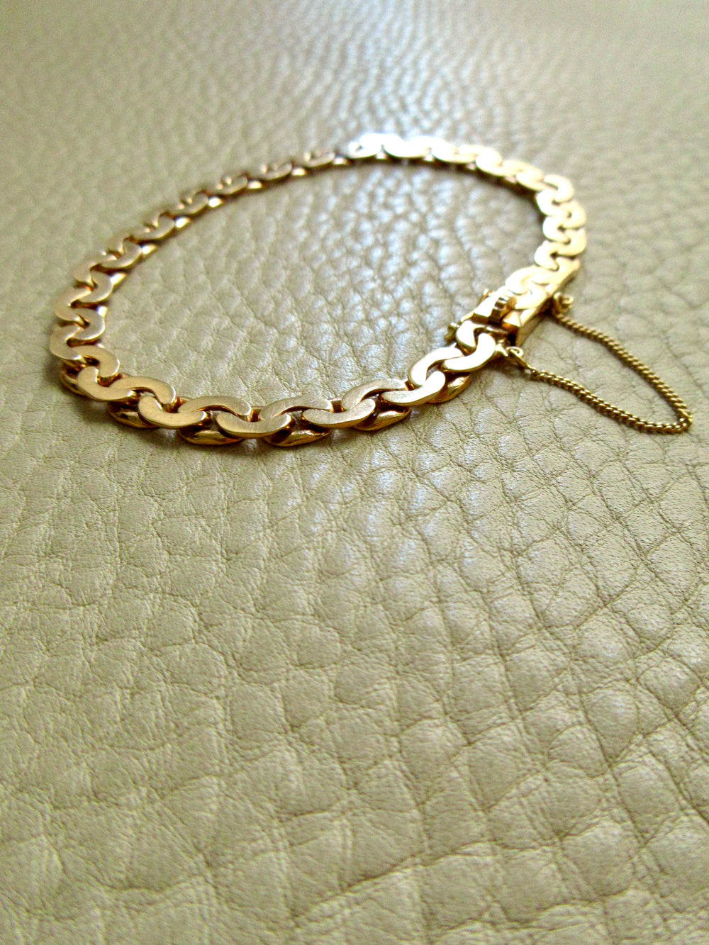 Exquisite 1940 Swedish Vintage Virola Link Bracelet 18k Gold – 7.5 Inch Length