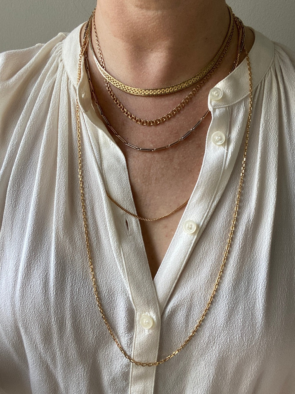 Excellent long length faceted biker link necklace in 18k gold! 31.5 inch length