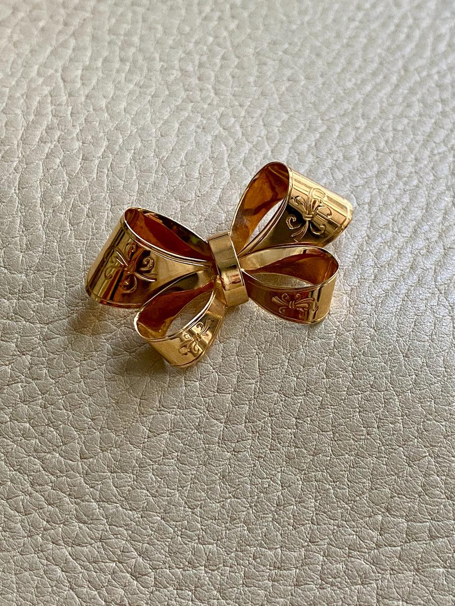 1946 Vintage Bow Shaped Brooch in 18k gold - Stockholm, Sweden by Stigbert