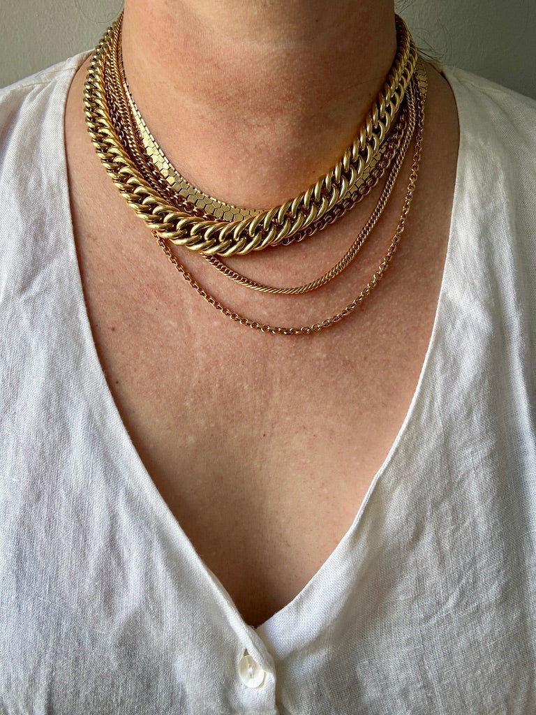 Chubby 49g Graduated Vintage UnoAErre Curb Link Necklace 18k Gold – 18 Inch Length