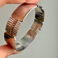 1967 Isaac Cohen signed Bangle Bracelet in Sterling Silver – 8.1 inch interior circumference