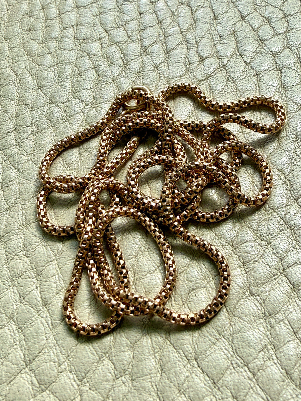 Round Box Link Chain Necklace in 18k gold - 23.5 inch length