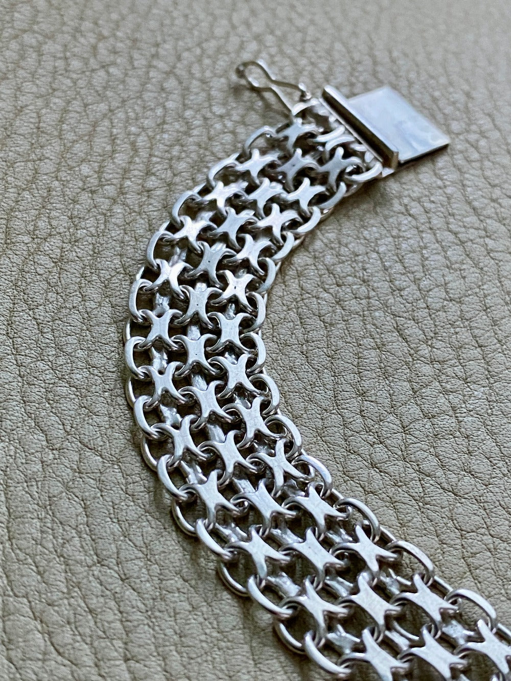 1969 Vintage Sterling Silver x link bracelet - 7.5 inch length