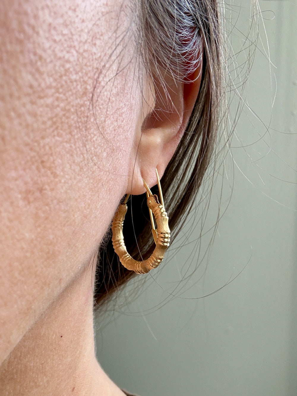 Vintage Italian 18k Bamboo pattern Gold Hoop Earrings – 1 inch diameter