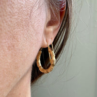 Vintage Italian 18k Bamboo pattern Gold Hoop Earrings – 1 inch diameter