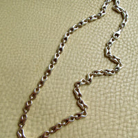 Vintage UK Sterling Silver Puffy Figure-8 Link Necklace 36g – 18 Inch Length