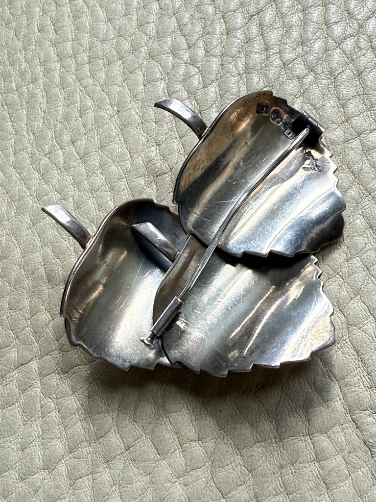 1948 Vintage Stigbert Three-Leaf Brooch in Sterling Silver – 2 inch