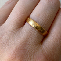 1958 Swedish vintage 18k gold ring - botanical etching- size 8