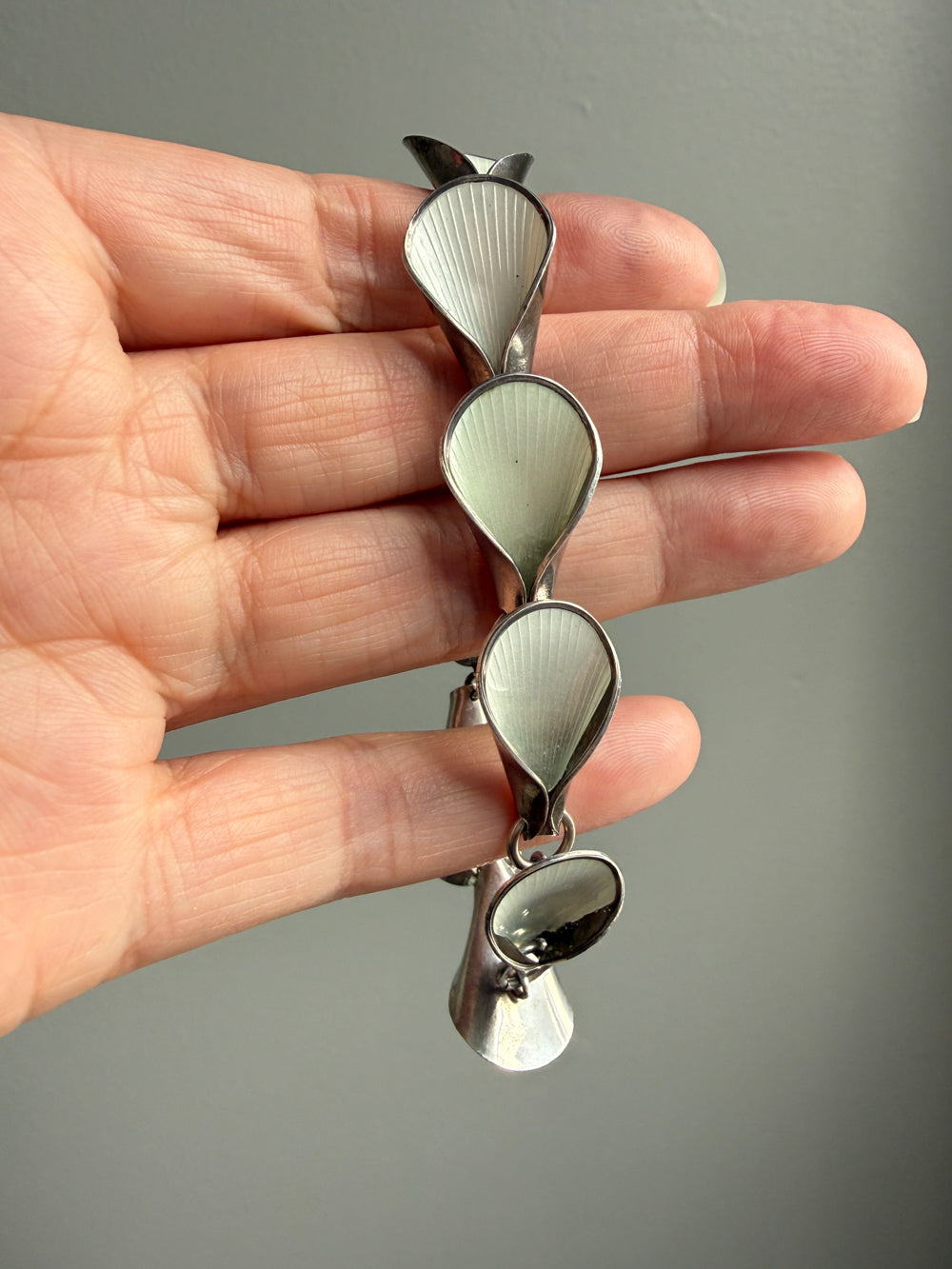 Vintage Norwegian Silver and White Enamel Shell Link Bracelet – 7.75 Inch Length