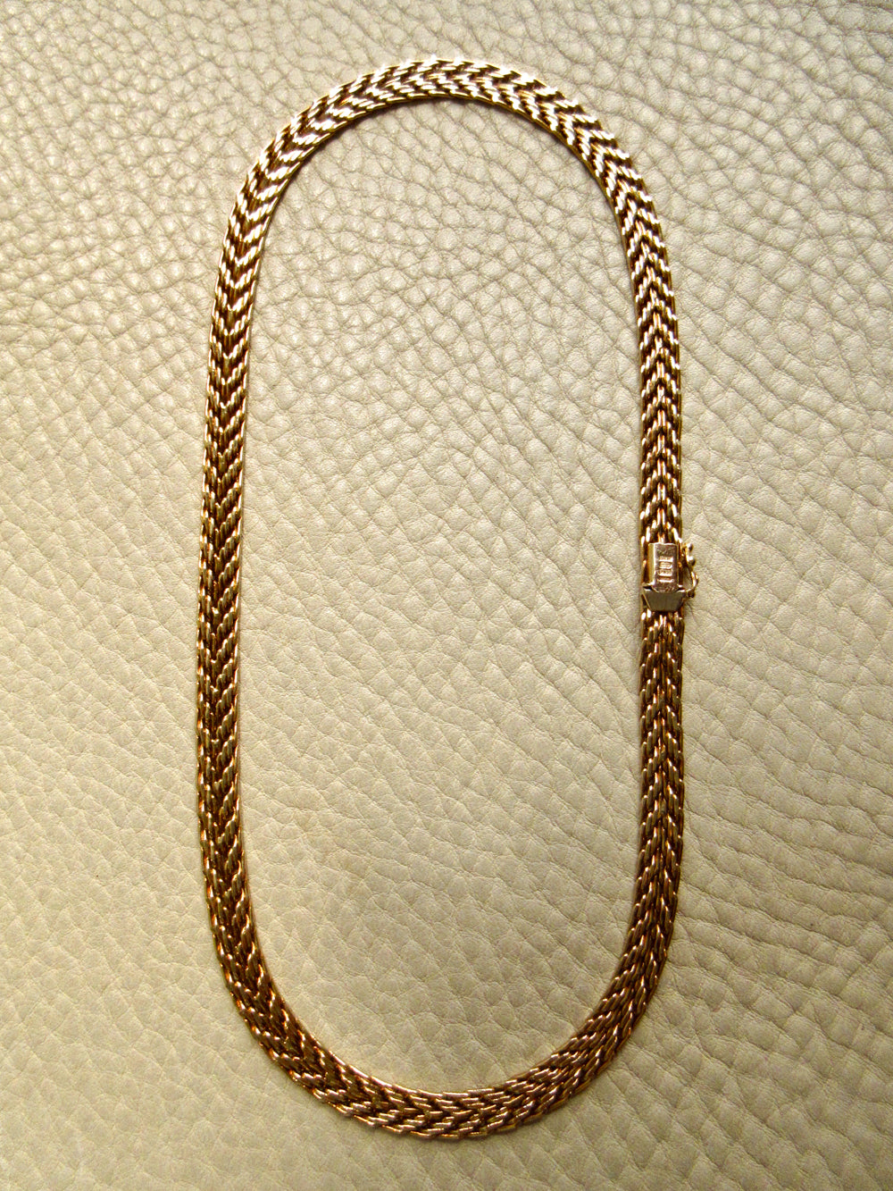 UnoAErre Shimmering Italian Woven Flat Lay Necklace in 14k Gold - 16 inch length