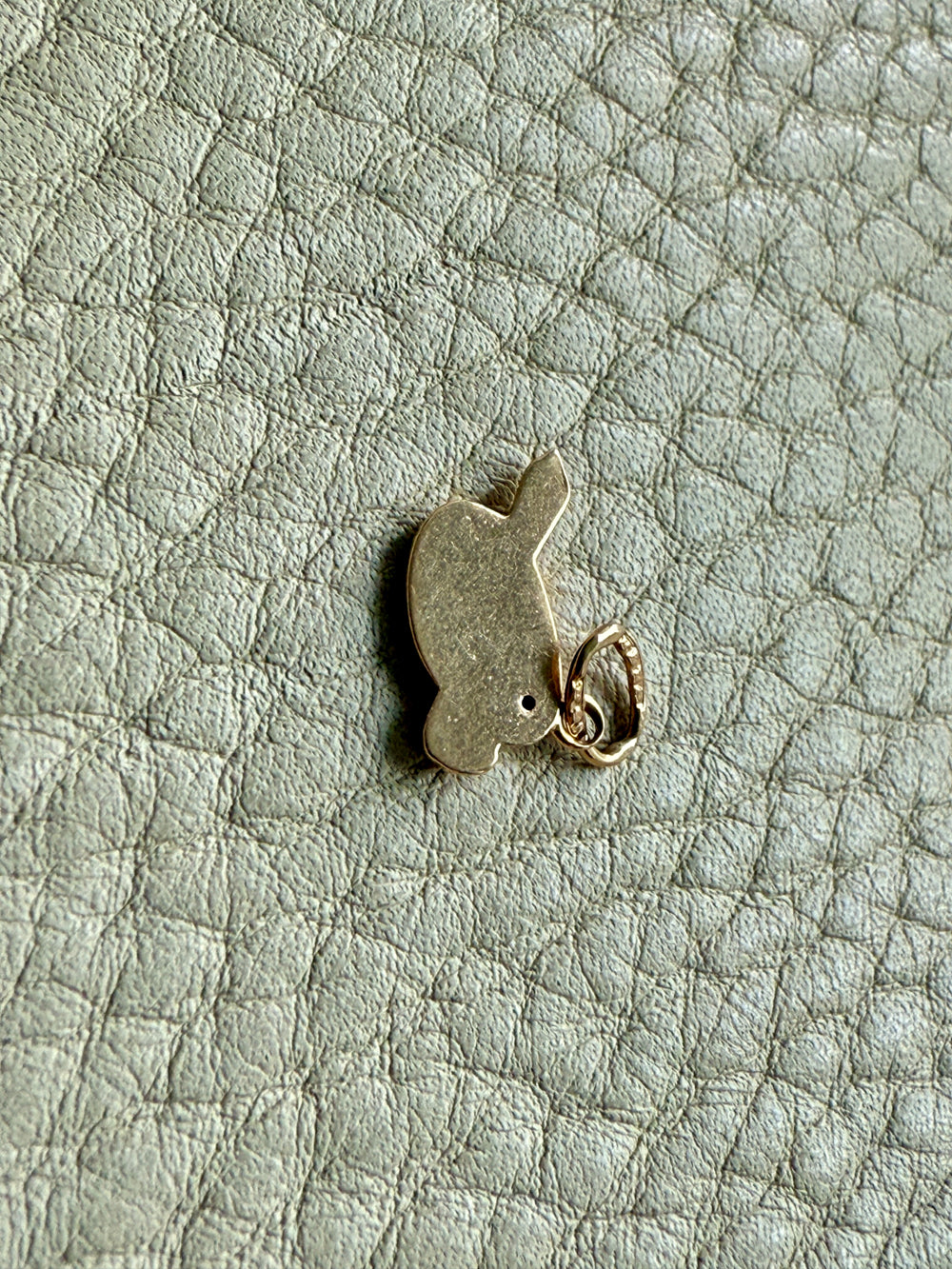 18k gold vintage charm or pendant - Painters Palette with Enamel