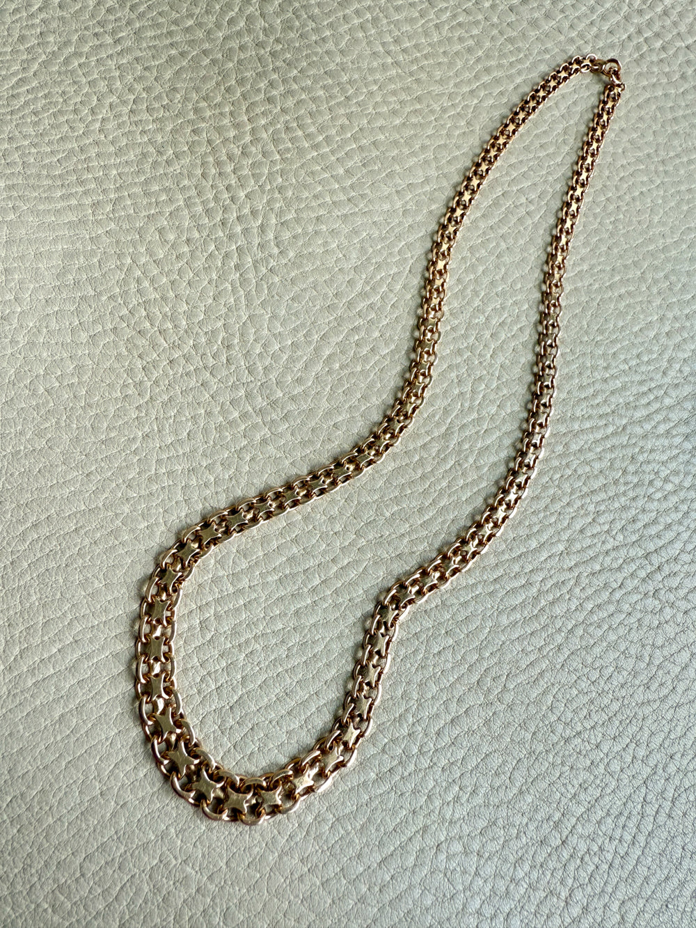1960s era Graduated Star Link Necklace in 18k gold - 18 inch length