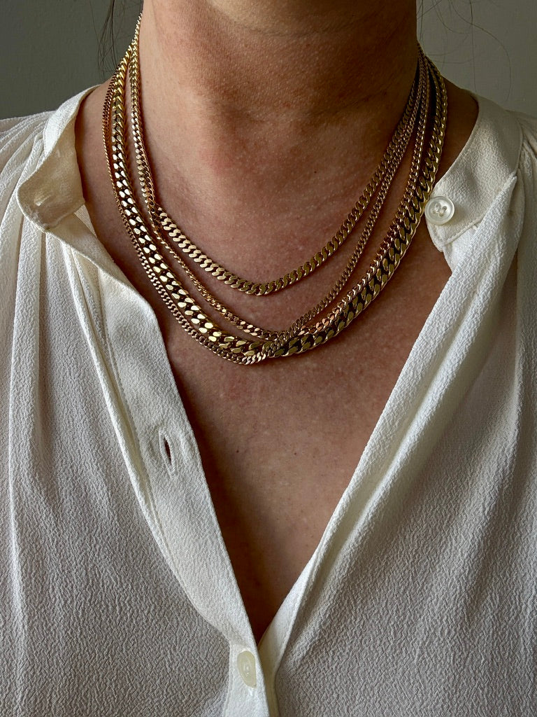 AMAZING! Heavy Italian Vintage Curb Link Necklace in Solid 18k Gold - 20 inch length