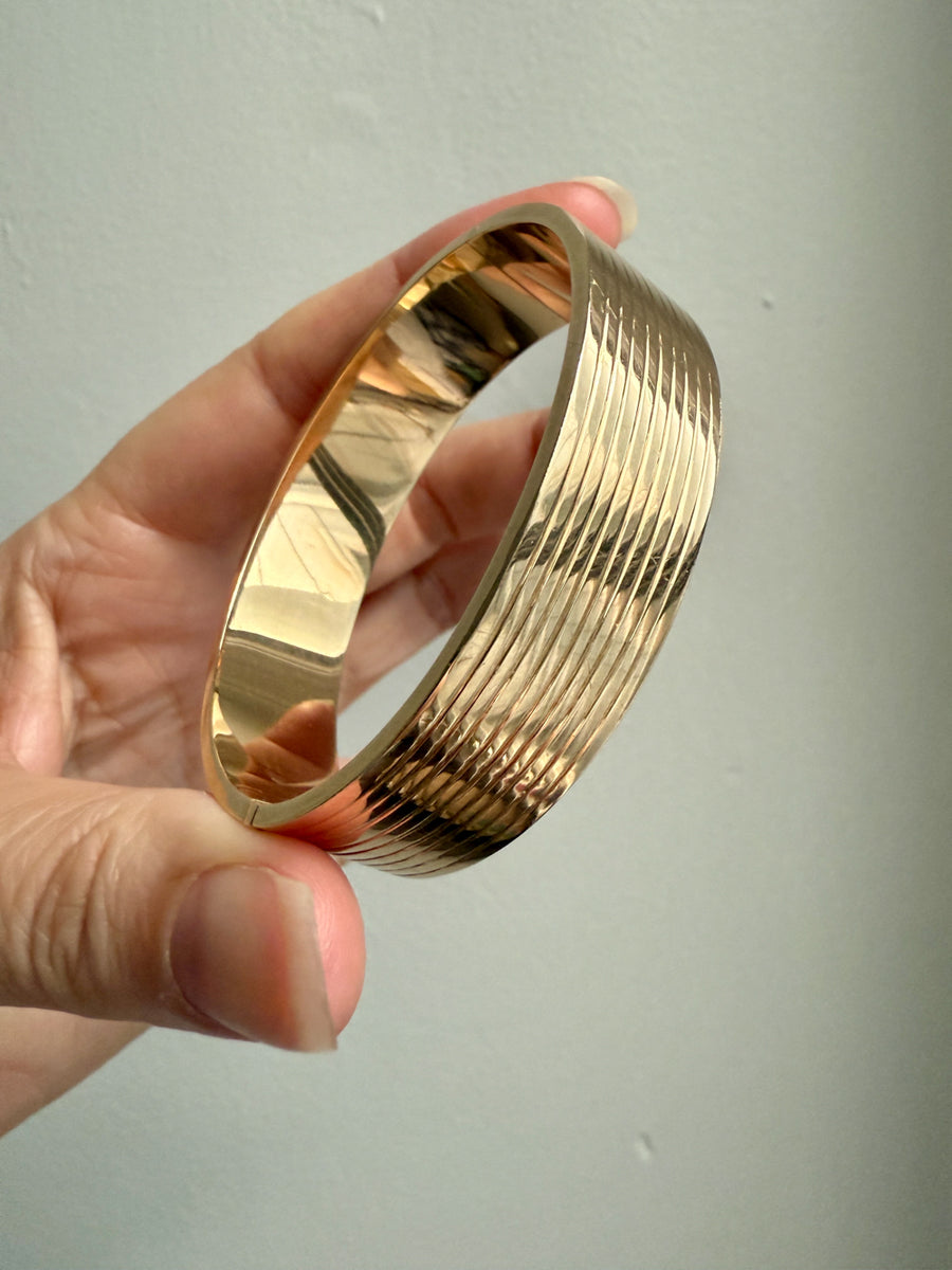 Unique! Architectural Wide 14k Gold Hinged Bangle with Linear Grooves - 6.9 inch oval interior circumference