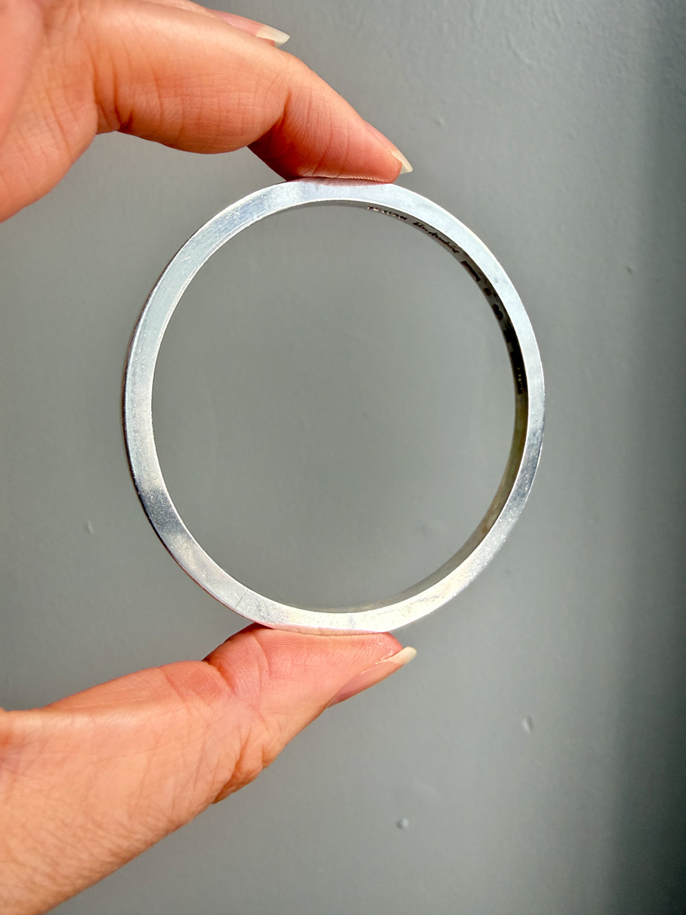 1965 Signed Solid Silver Circular Bangle, 31 grams - 7.8 inch interior circumference