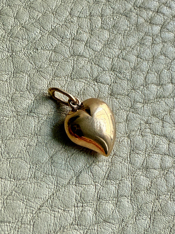 18k gold vintage charm or pendant - Puffy Heart