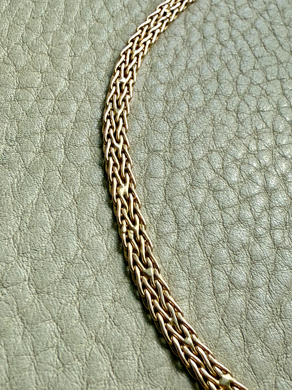 1944-1968 UnoAErre Italian Woven Flat Lay Necklace in 18k Gold - 16.75 inch length