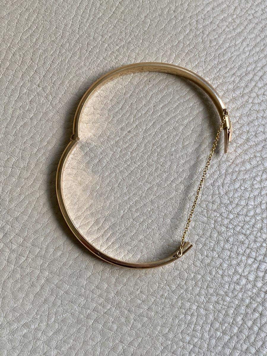 1950 Finnish Hinged Bangle with Botanical Flowers and Leaves Engraved Pattern 14k Yellow Gold - 6.8 inch interior