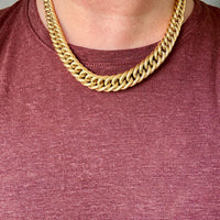 FAB! Chubby 49g Graduated Vintage UnoAErre Curb Link Necklace 18k Gold – 18 Inch Length