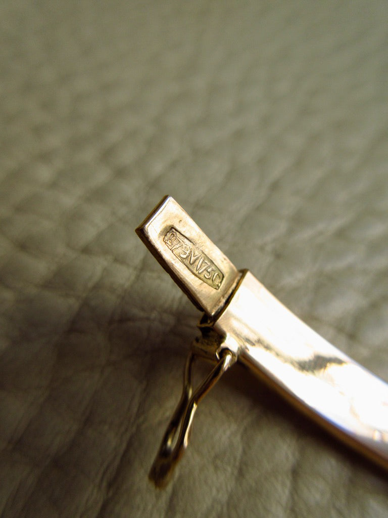 1950s era 18k Gold Hinged Bangle Bracelet – 7.25 Inch Interior Circumference