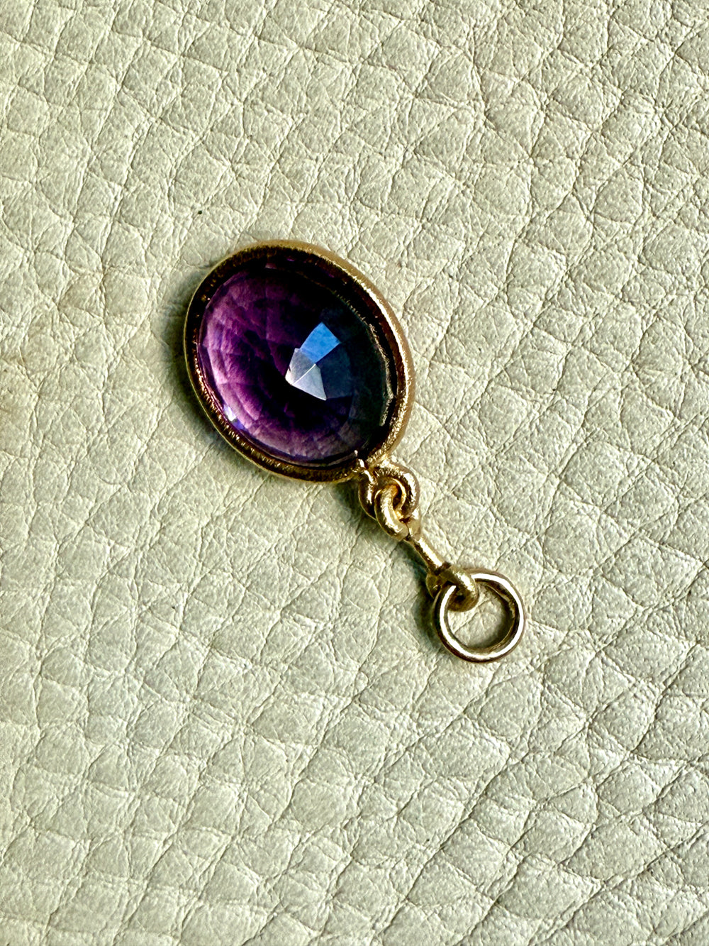 Vintage Scandi 18k gold Faceted Amethyst Pendant