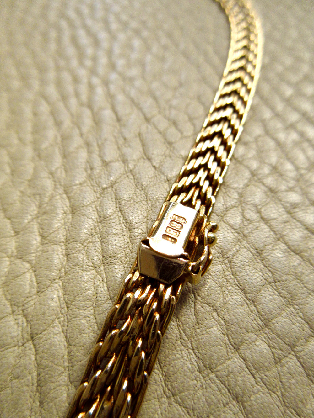 UnoAErre Shimmering Italian Woven Flat Lay Necklace in 14k Gold - 16 inch length
