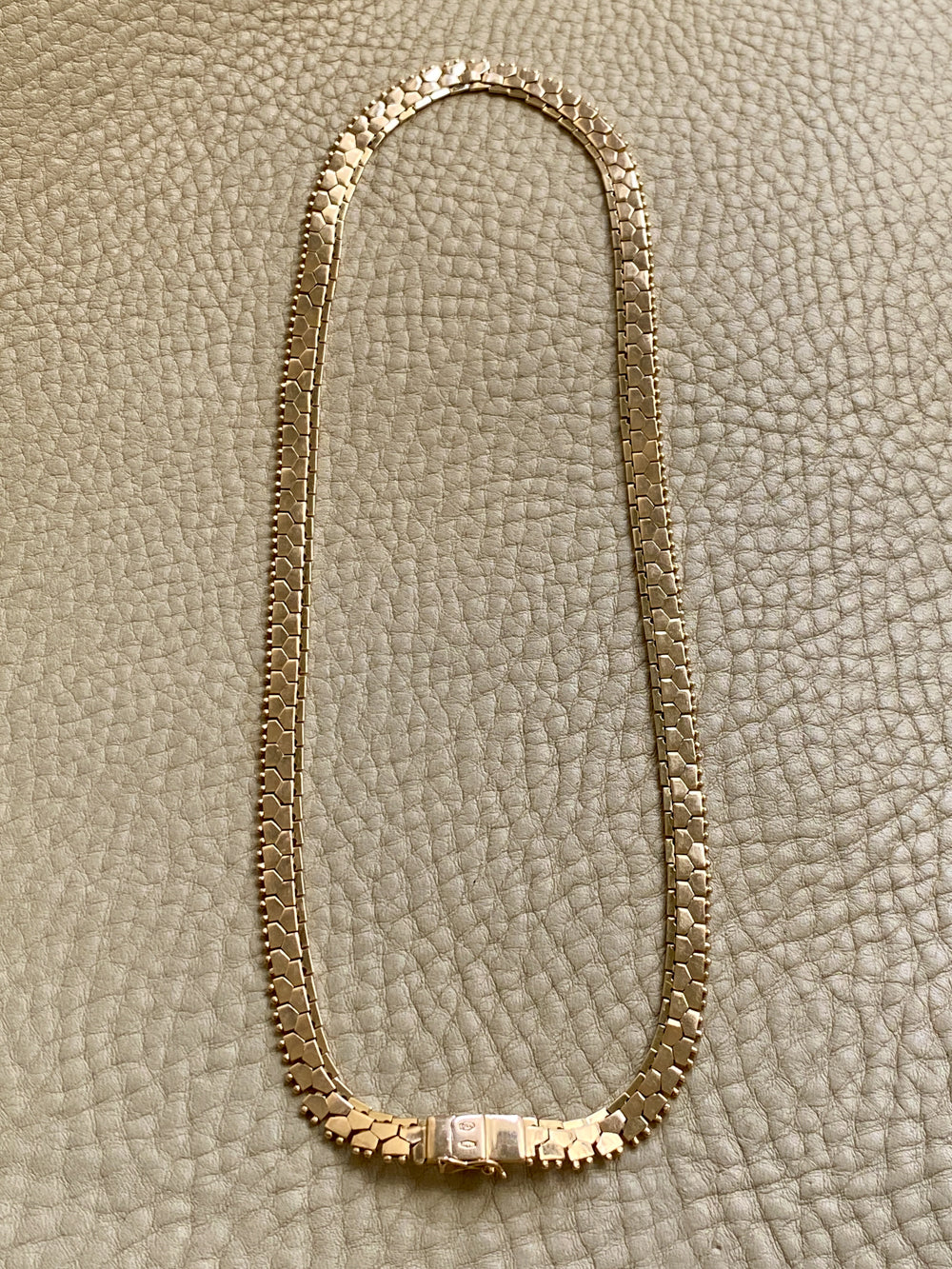 Breathtaking Vintage Honeycomb Link Necklace Made in Solid 18k Gold - 17 inch length