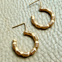Vintage Italian 18k Bamboo pattern Gold Hoop Earrings – 1 inch diameter