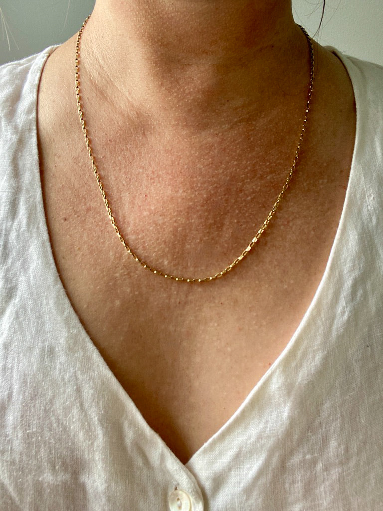 18k Gold Vintage Skinny Elongated Biker Link Chain Necklace - 22.5 inch length