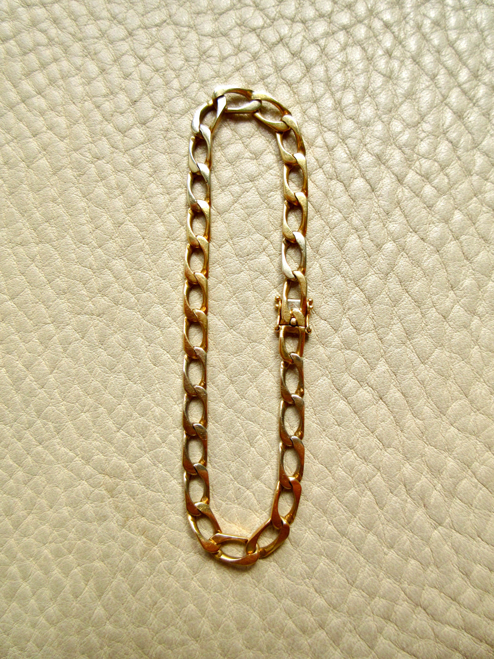 Vintage Geometric Open Curb Link Bracelet 18k Gold – 7.1 Inch Length