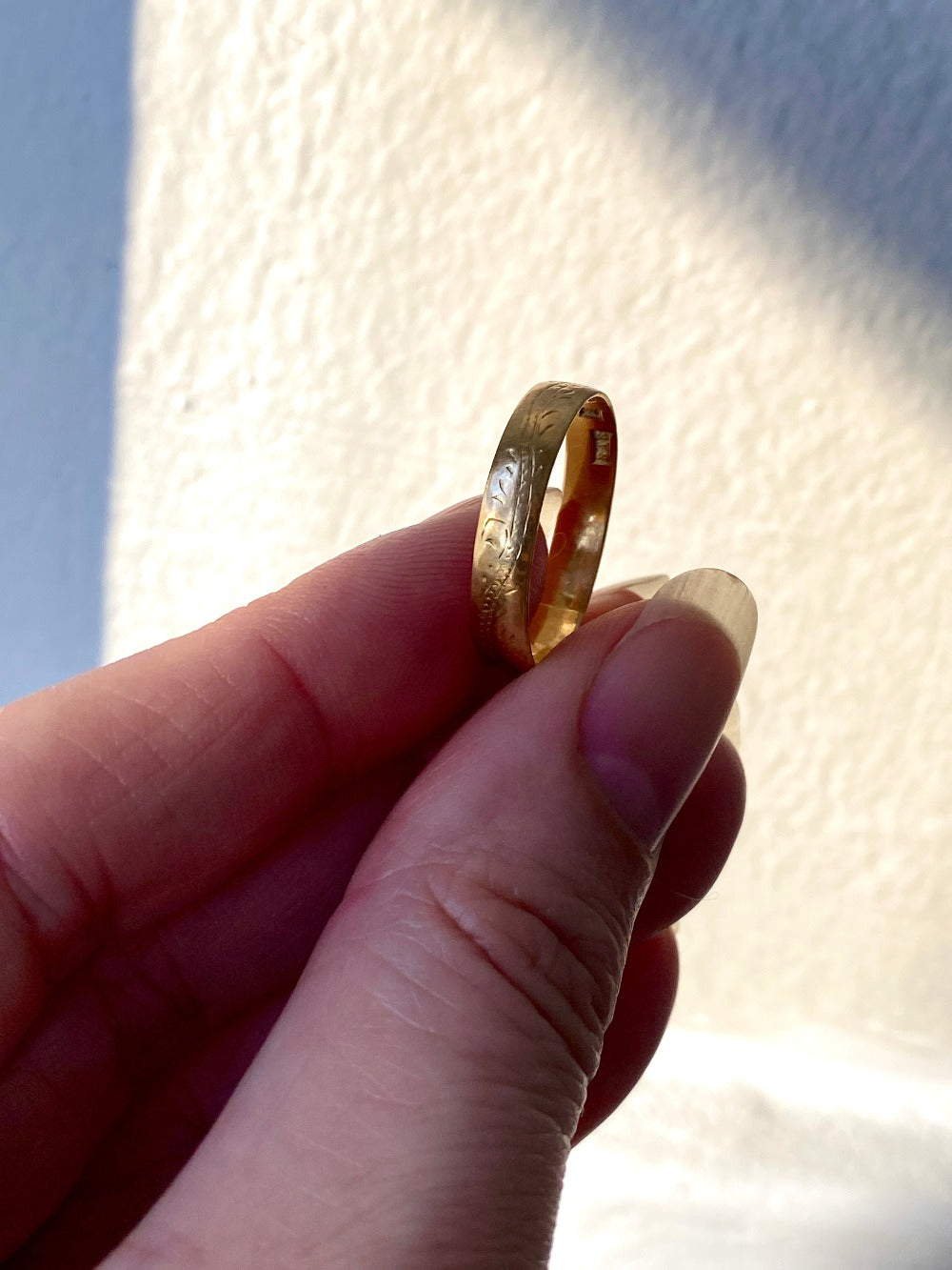 1958 Swedish vintage 18k gold ring - botanical etching- size 8