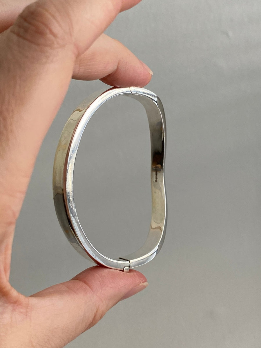 English vintage sterling silver wave form - hinged bangle - size 7