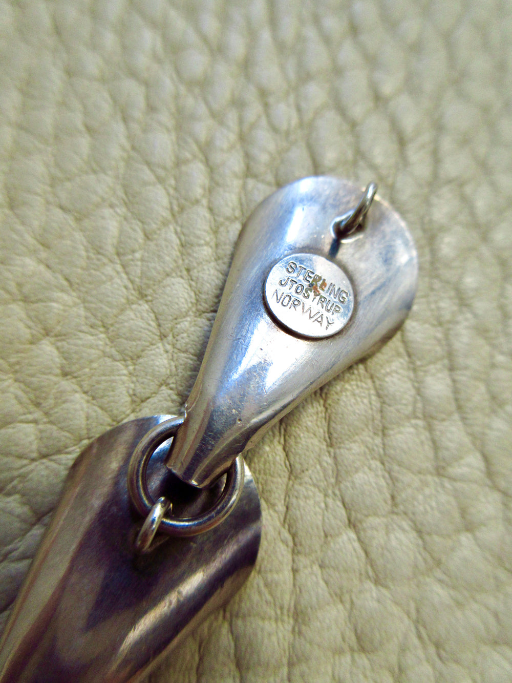 Vintage Norwegian Silver and White Enamel Shell Link Bracelet – 7.75 Inch Length