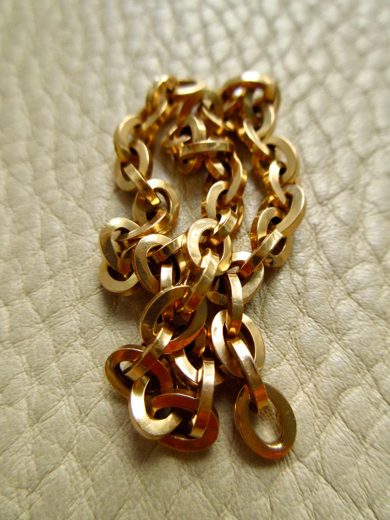 1950s era Italian Vintage 18k Gold Hollow-form Oval Link Bracelet – 7.6 Inch Length