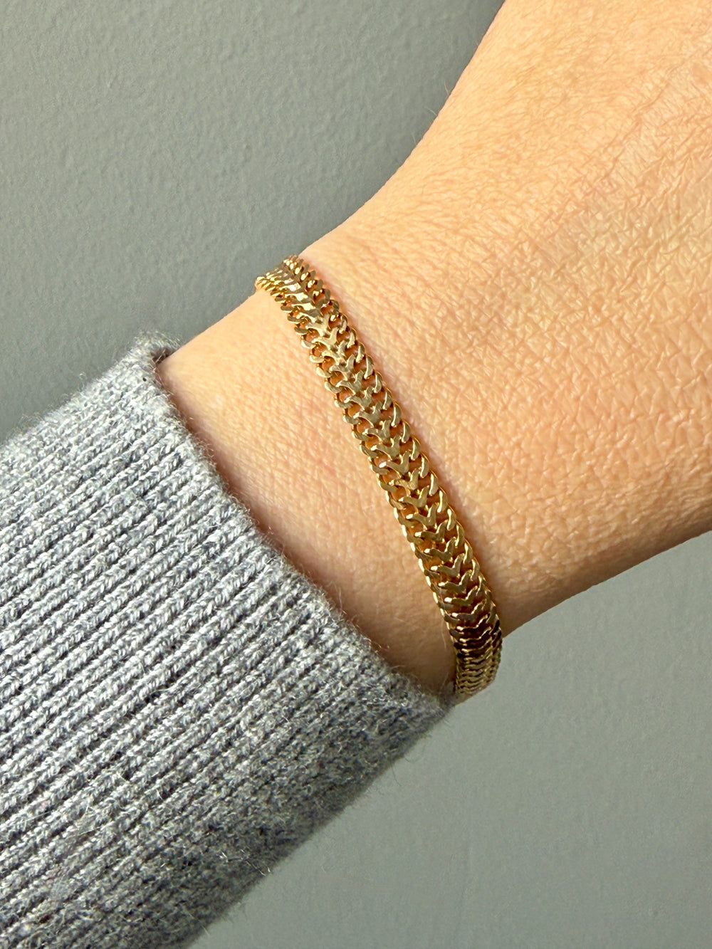 1973 Swedish Vintage Herringbone Link Bracelet 18k Gold – 7.5 Inch Length