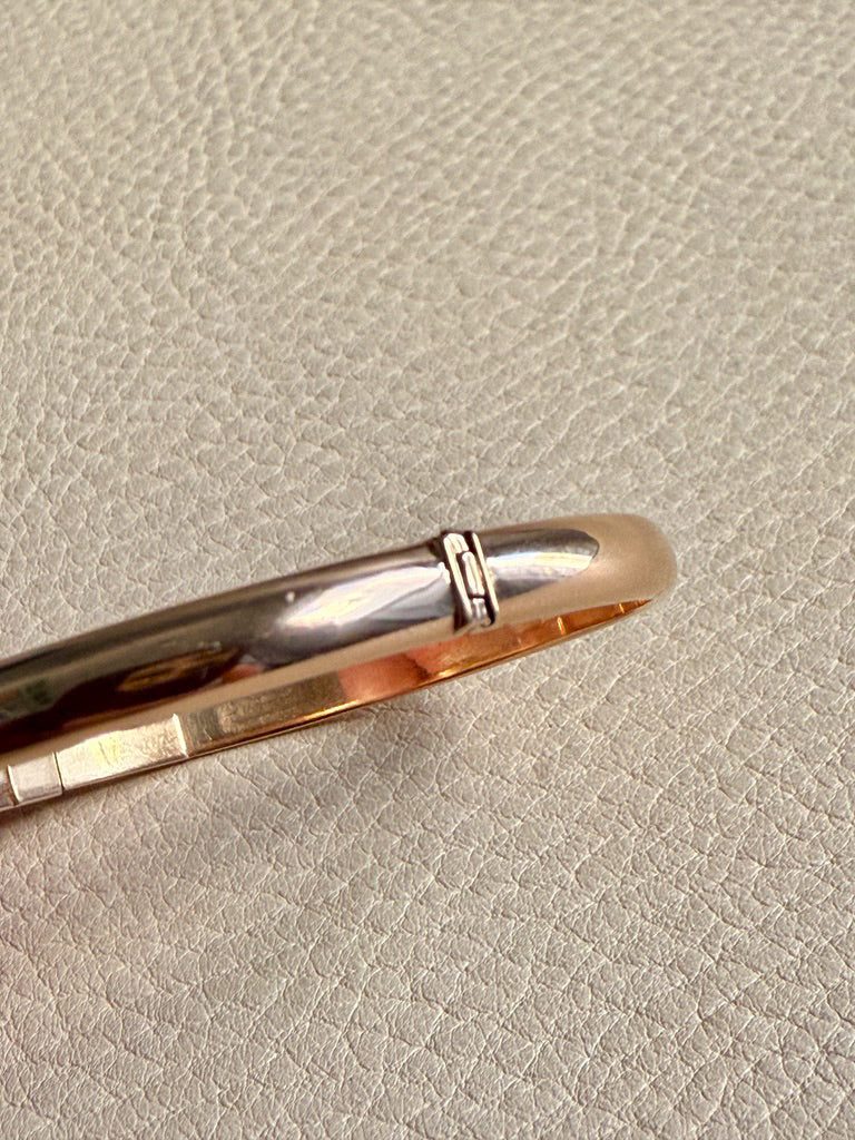1961 Signed Swedish Vintage SOLID 18k gold hinged bangle 25.1g - 7.25 inch oval interior