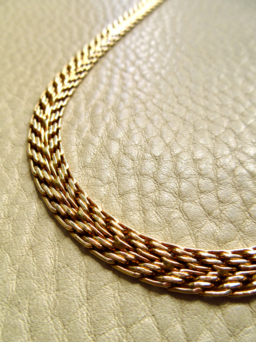 UnoAErre Shimmering Italian Woven Flat Lay Necklace in 14k Gold - 16 inch length