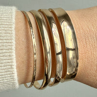 1950s era 18k Gold Hinged Bangle Bracelet – 7.25 Inch Interior Circumference