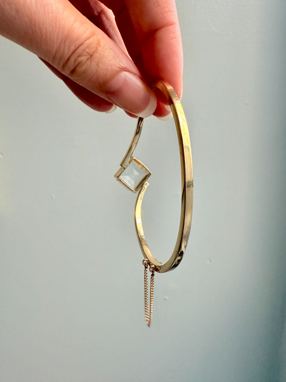 1944 Modernist Rock Crystal and 18k Gold Hinged Bangle by STIGBERT - 7.1 inch interior circumference