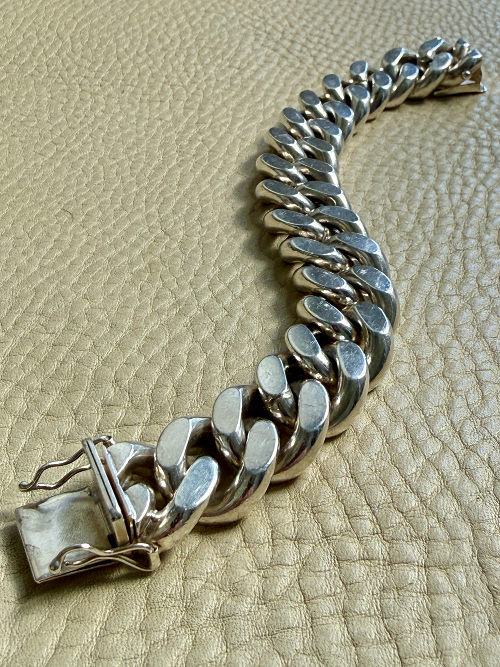 CHONK! 1976 SOLID Weighty 160 gram! Silver Curb Link Bracelet - 6.75 inch interior circumference