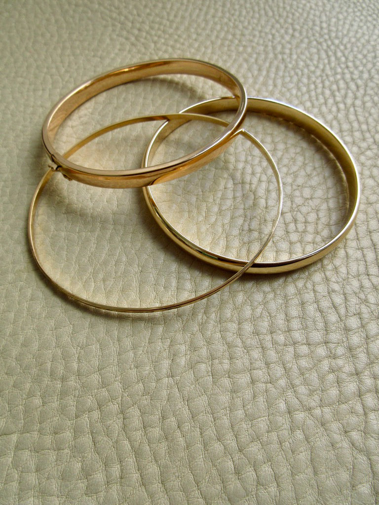 SOLID! 30 gram Vintage 14k Gold Bangle Bracelet – 8 Inch Interior Circumference