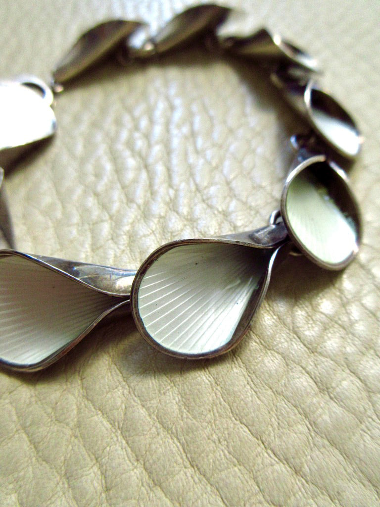 Vintage Norwegian Silver and White Enamel Shell Link Bracelet – 7.75 Inch Length