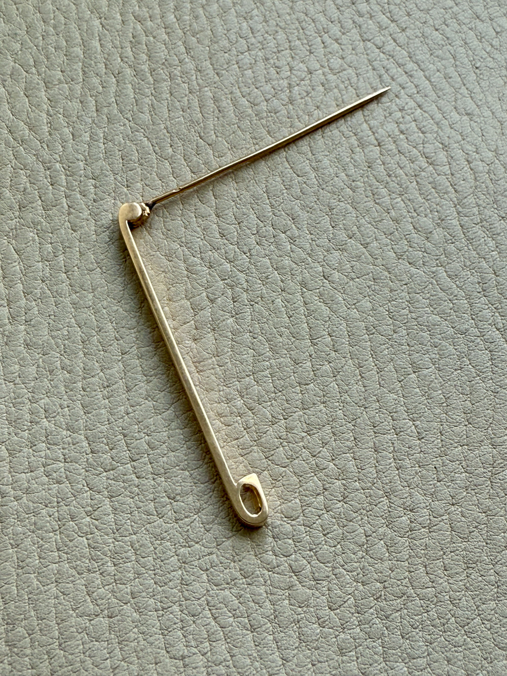Dutch Vintage 1900s era Safety Pin Brooch in 14k gold - 2.1 inch